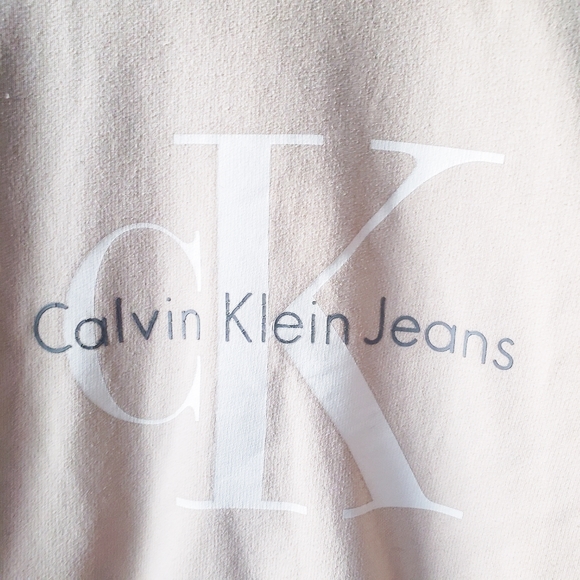 🚫 SOLD: Calvin Klein Crewneck - Picture 4 of 5